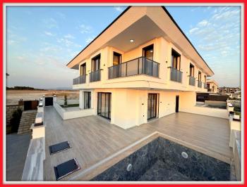 Didim'de Deniz Manzaralı 3+1 Villa