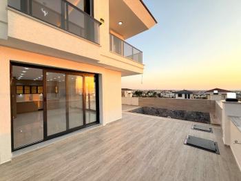 Didim'de Deniz Manzaralı 3+1 Villa