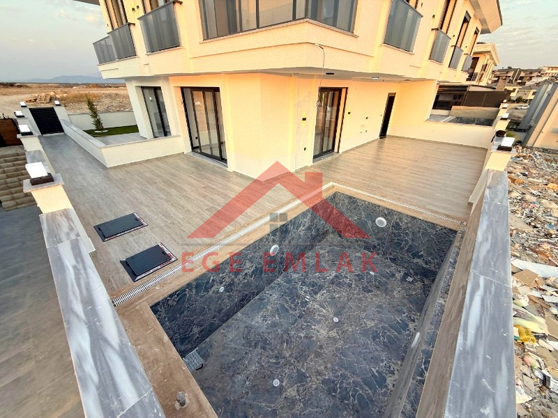 Didim'de Deniz Manzaralı 3+1 Villa