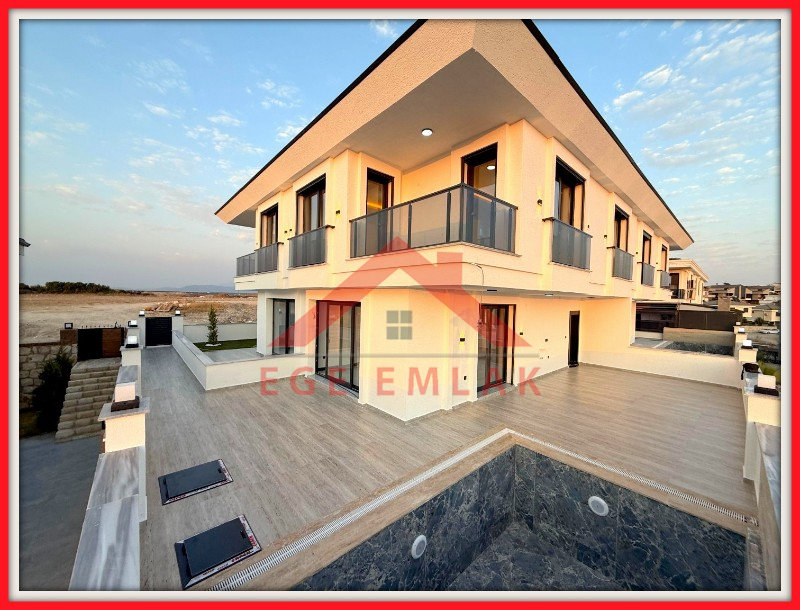 Didim'de Deniz Manzaralı 3+1 Villa