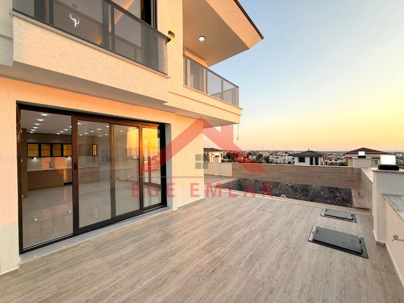 Didim'de Deniz Manzaralı 3+1 Villa