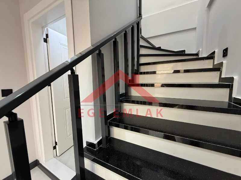 Didim'de Deniz Manzaralı 3+1 Villa