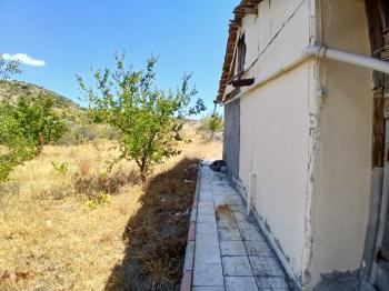 GÜVENAY - ÇORUM ÇOMAR BARAJI YUKARISI SATILIK 3835 M2 BAĞ