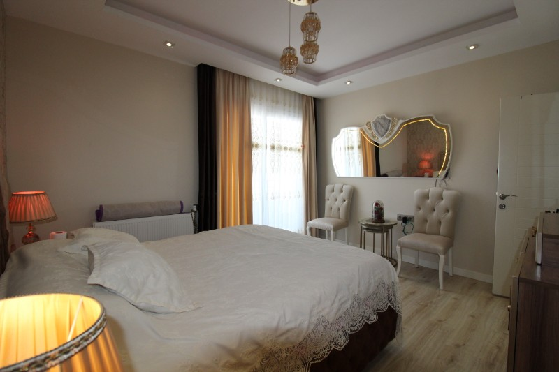 ASLAN'DAN MEZİTLİ DE GENİŞ SOSYAL ALANLI LÜKS 4+1 FIRSAT DAİRE