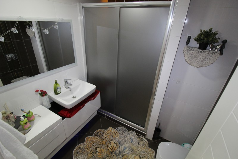 ASLAN'DAN MEZİTLİ DE GENİŞ SOSYAL ALANLI LÜKS 4+1 FIRSAT DAİRE