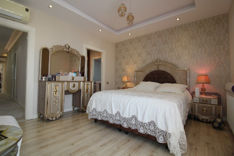 ASLAN'DAN MEZİTLİ DE GENİŞ SOSYAL ALANLI LÜKS 4+1 FIRSAT DAİRE