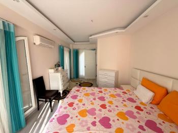 Didim'de Havuzlu Site İçerisinde Satılık 4+1 Villa