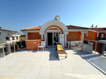 Didim'de Havuzlu Site İçerisinde Satılık 4+1 Villa