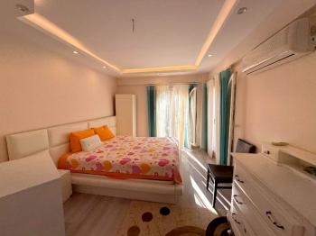 Didim'de Havuzlu Site İçerisinde Satılık 4+1 Villa