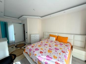 Didim'de Havuzlu Site İçerisinde Satılık 4+1 Villa