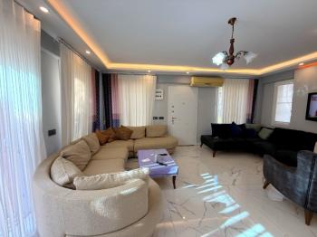 Didim'de Havuzlu Site İçerisinde Satılık 4+1 Villa
