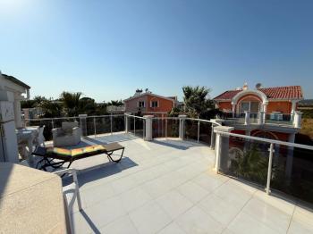 Didim'de Havuzlu Site İçerisinde Satılık 4+1 Villa