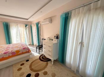 Didim'de Havuzlu Site İçerisinde Satılık 4+1 Villa