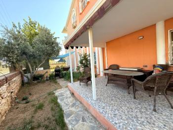 Didim'de Havuzlu Site İçerisinde Satılık 4+1 Villa