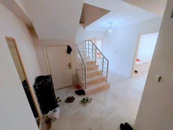 Altınkum Karakış Sitesinde Satılık 4+1 Apartman Dubleksi