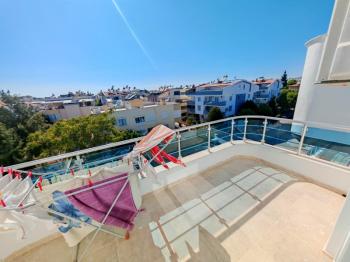 Altınkum Karakış Sitesinde Satılık 4+1 Apartman Dubleksi