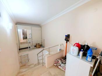 Altınkum Karakış Sitesinde Satılık 4+1 Apartman Dubleksi