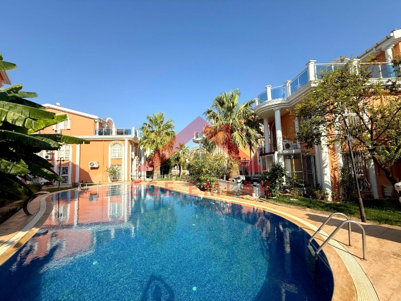 Didim'de Havuzlu Site İçerisinde Satılık 4+1 Villa