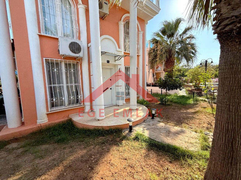 Didim'de Havuzlu Site İçerisinde Satılık 4+1 Villa