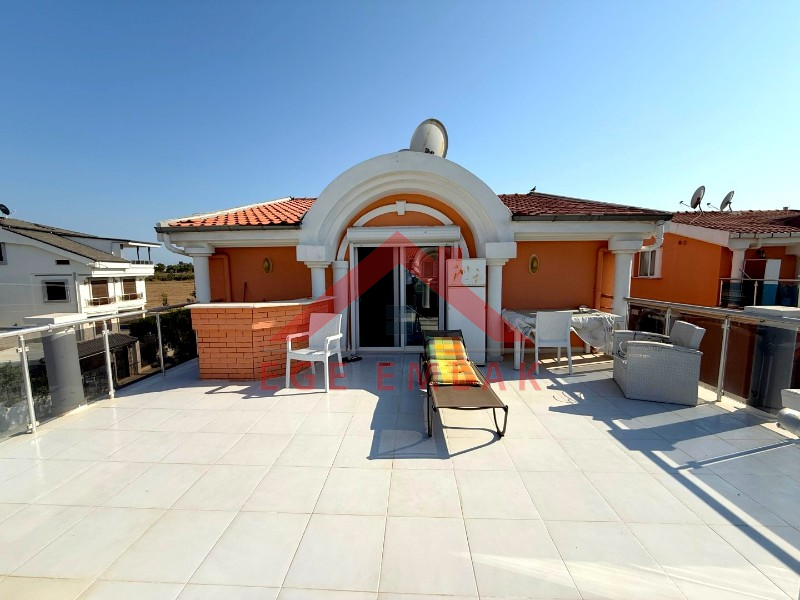 Didim'de Havuzlu Site İçerisinde Satılık 4+1 Villa