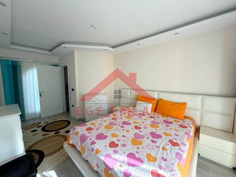 Didim'de Havuzlu Site İçerisinde Satılık 4+1 Villa