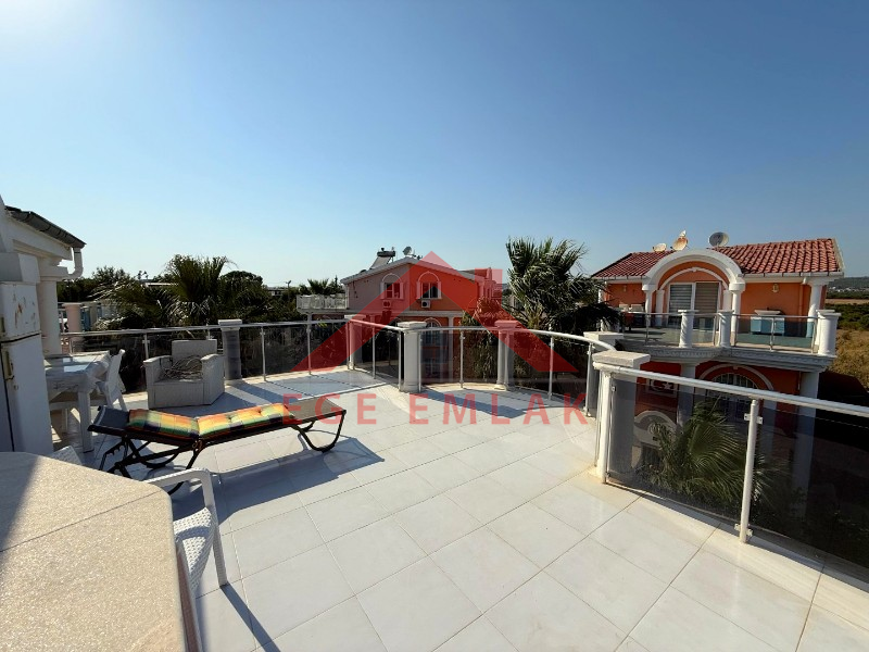 Didim'de Havuzlu Site İçerisinde Satılık 4+1 Villa