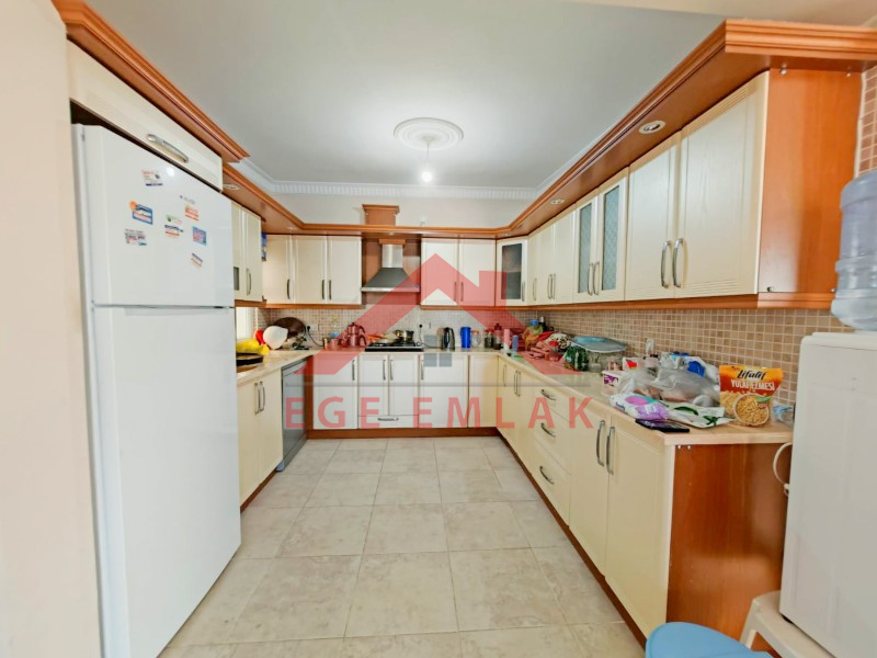 Altınkum Karakış Sitesinde Satılık 4+1 Apartman Dubleksi