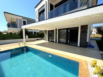 Didim'de Fırsat Tam Müstakil Villa