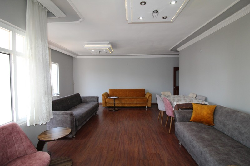 ASLAN'DAN TOROS ÜNİVER.CİV GENİŞ METRAJLI FULL YAPILI FIRSAT 3+1