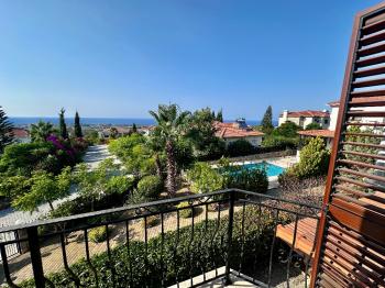 Girne Bellapaiste Eşsiz Manzaralı Satılık 3+1 Havuzlu Villa