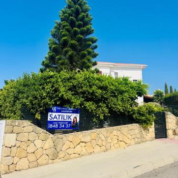 Girne Bellapaiste Eşsiz Manzaralı Satılık 3+1 Havuzlu Villa