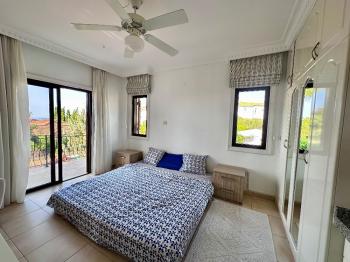 Girne Bellapaiste Eşsiz Manzaralı Satılık 3+1 Havuzlu Villa