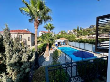 Girne Bellapaiste Eşsiz Manzaralı Satılık 3+1 Havuzlu Villa