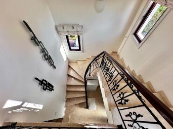 Girne Bellapaiste Eşsiz Manzaralı Satılık 3+1 Havuzlu Villa