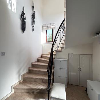 Girne Bellapaiste Eşsiz Manzaralı Satılık 3+1 Havuzlu Villa
