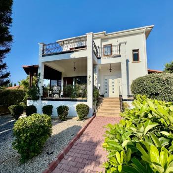 Girne Bellapaiste Eşsiz Manzaralı Satılık 3+1 Havuzlu Villa