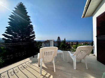 Girne Bellapaiste Eşsiz Manzaralı Satılık 3+1 Havuzlu Villa