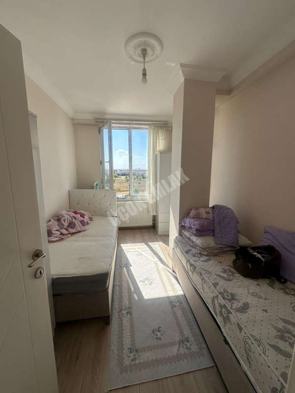 AFYON ÜÇOK EMLAKTAN ERENLER MAH KİRALIK 2+0 EŞYALI TEMİZ ARAKAT DAİRE