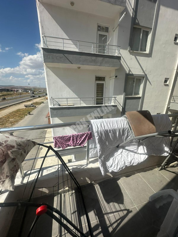 AFYON ÜÇOK EMLAKTAN ERENLER MAH KİRALIK 2+0 EŞYALI TEMİZ ARAKAT DAİRE