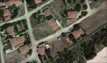 GÜVENAY - ÇORUM KAPAKLI 319 M² 3 KAT KONUT İMARLI ARSA