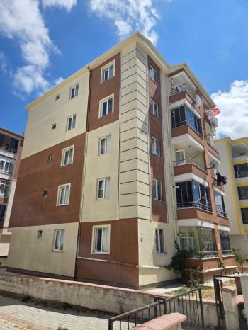 GÜVENAY - ÇORUM ULUKAVAK MAH. İKİZLER BENZİNLİĞİ ARKASI SATILIK 3+1 DAİRE