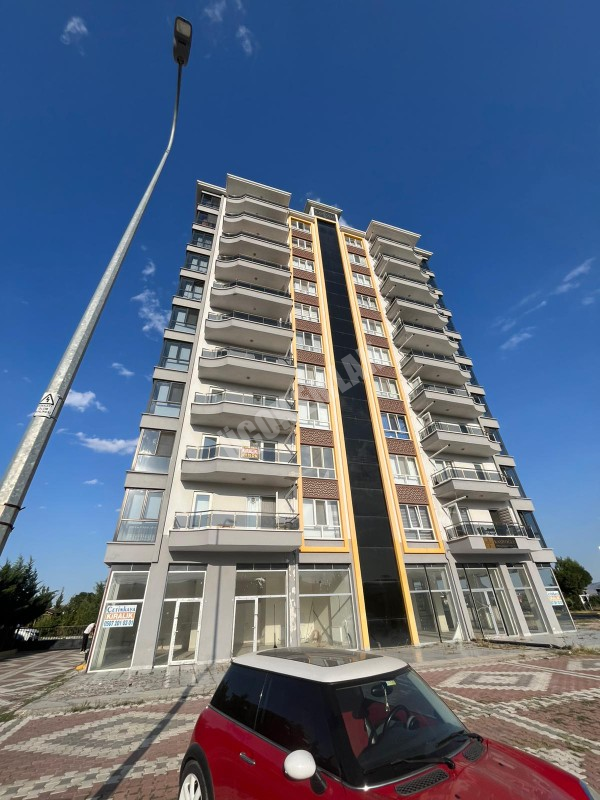 AFYON ÜÇOK EMLAKTAN ALİ İHSAN PAŞA MAH KİRALIK LÜX ARAKAT  3+1 135M²