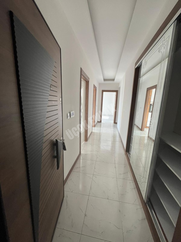 AFYON ÜÇOK EMLAKTAN ALİ İHSAN PAŞA MAH KİRALIK LÜX ARAKAT  3+1 135M²