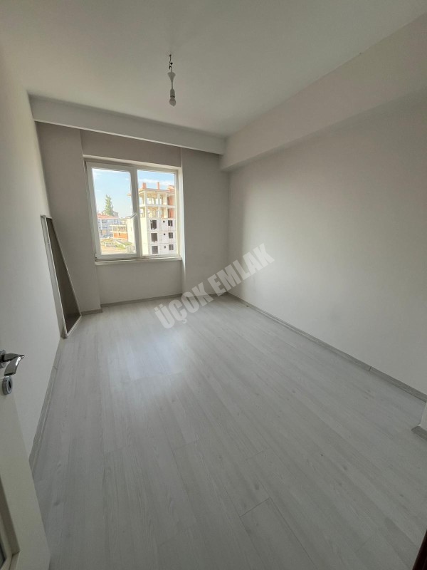 AFYON ÜÇOK EMLAKTAN ALİ İHSAN PAŞA MAH KİRALIK LÜX ARAKAT  3+1 135M²