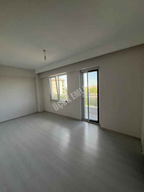 AFYON ÜÇOK EMLAKTAN ALİ İHSAN PAŞA MAH KİRALIK LÜX ARAKAT  3+1 135M²