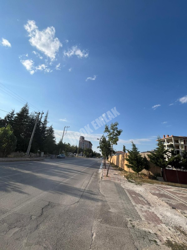 AFYON ÜÇOK EMLAKTAN ALİ İHSAN PAŞA MAH KİRALIK LÜX ARAKAT  3+1 135M²