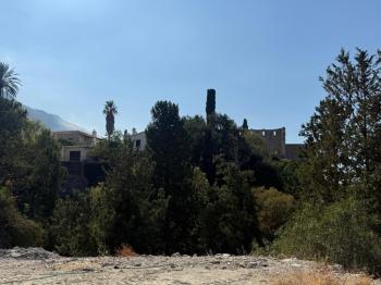 Kıbrıs Girne Bellapais Bölgesinde Kesintisiz Deniz Manzaralı Villa Yapımına Uygun 957 m2 Satılık Arsa