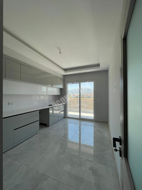 AFYON ÜÇOK EMLAKTAN ERKMEN MAHALLESİNDE ULTRA LÜKS SATILIK SIFIR 4+1 DAİRE