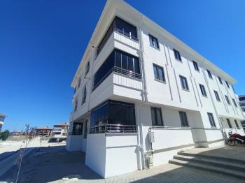 Güvenay - Çorum Merkez Çepni Mahallesi Fen Lisesi Bölgesi Sıfır Yüksek Giriş Full 2+1 Daire 