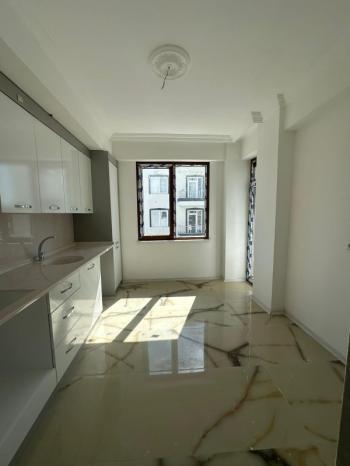 AFYON ÜÇOK EMLAKTAN MAREŞAL F ÇAKMAK MAH KİRALIK SIFIR 2+1 DAİRE